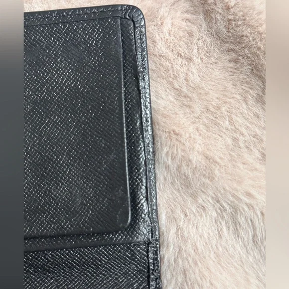 🌹✨🖤Authentic Louis Vuitton Taiga Porte Barre Hand Painted Rose Wallet - Picture 10 of 16